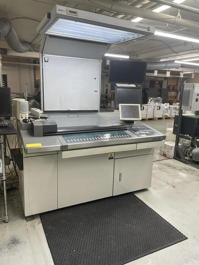 Used 2005 Komori L528 5-Color Sheetfed Printing Press