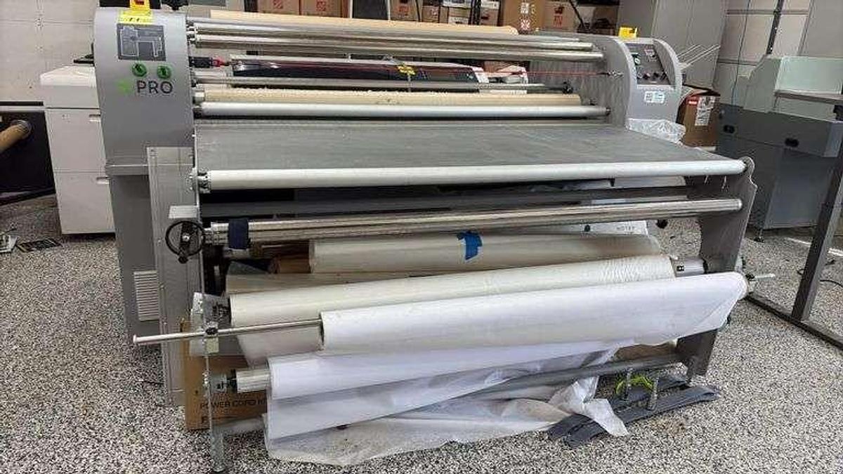 Used Thursday, February 12, 2026, 10:00 AM (CT) - Hersteller May Printing & Embroidery