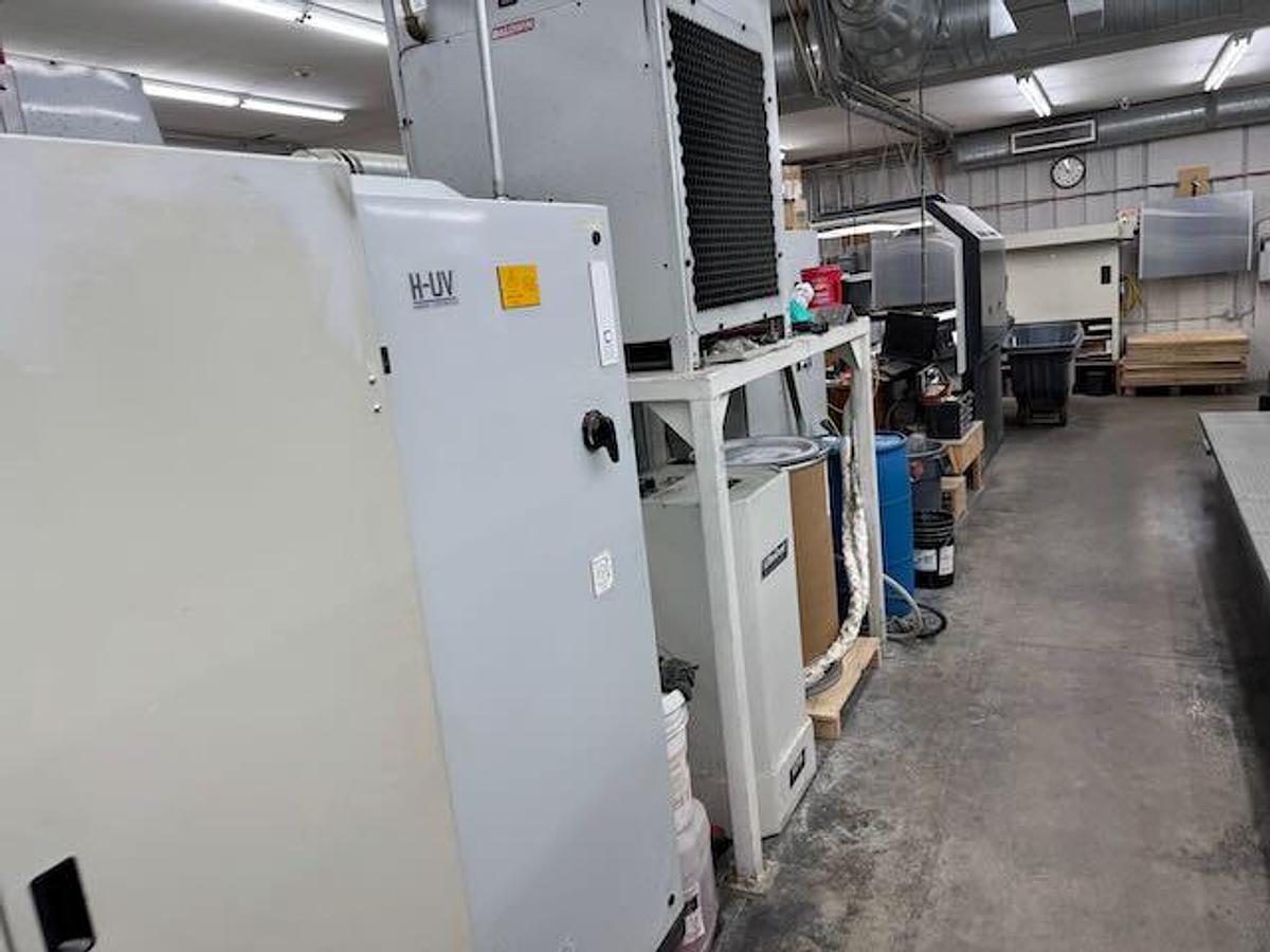 Used 2011 Komori GL40 HUV (6/C with Aqueous Coater)