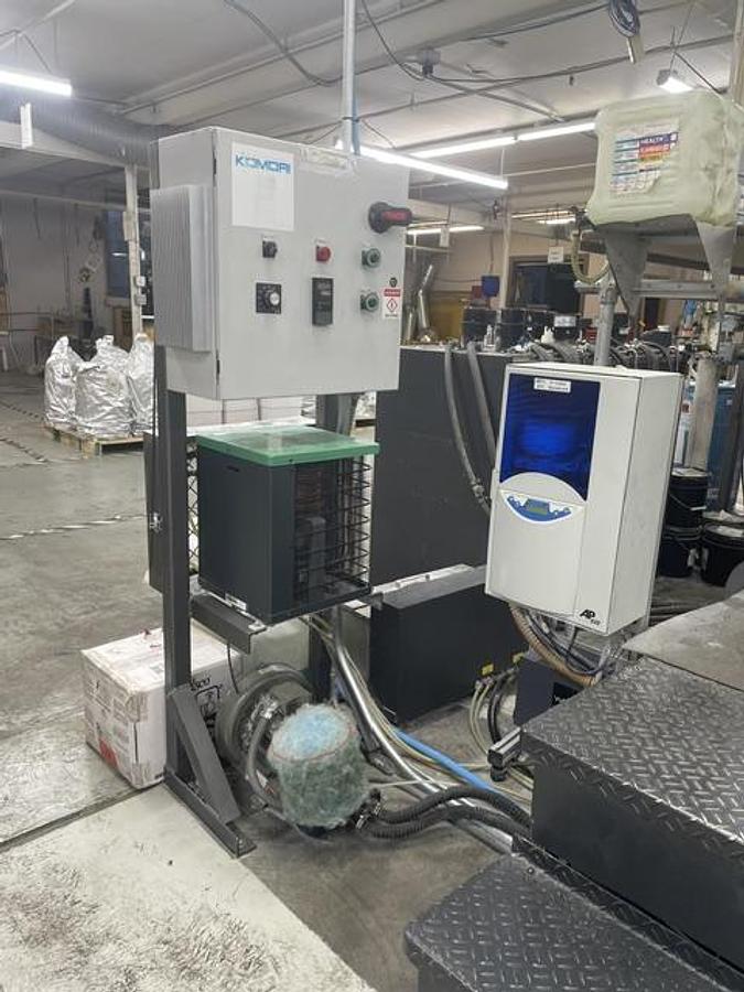 Used 2005 Komori L528 5-Color Sheetfed Printing Press