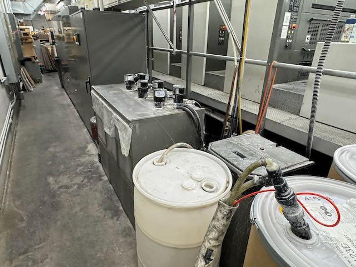 Used 2004 Komori LS40 (6/C with Aqueous Coater)