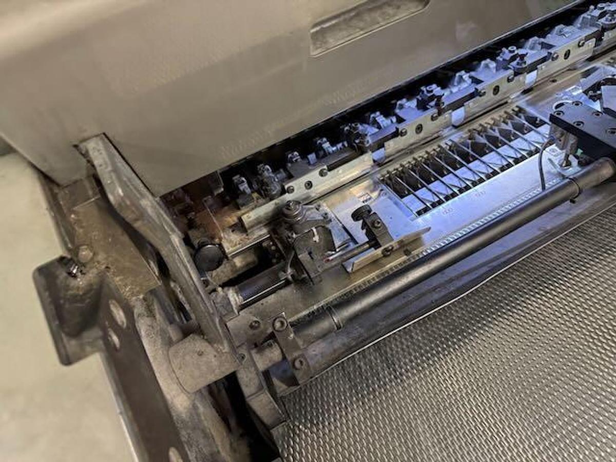 Used 2011 Komori GL40 HUV (6/C with Aqueous Coater)