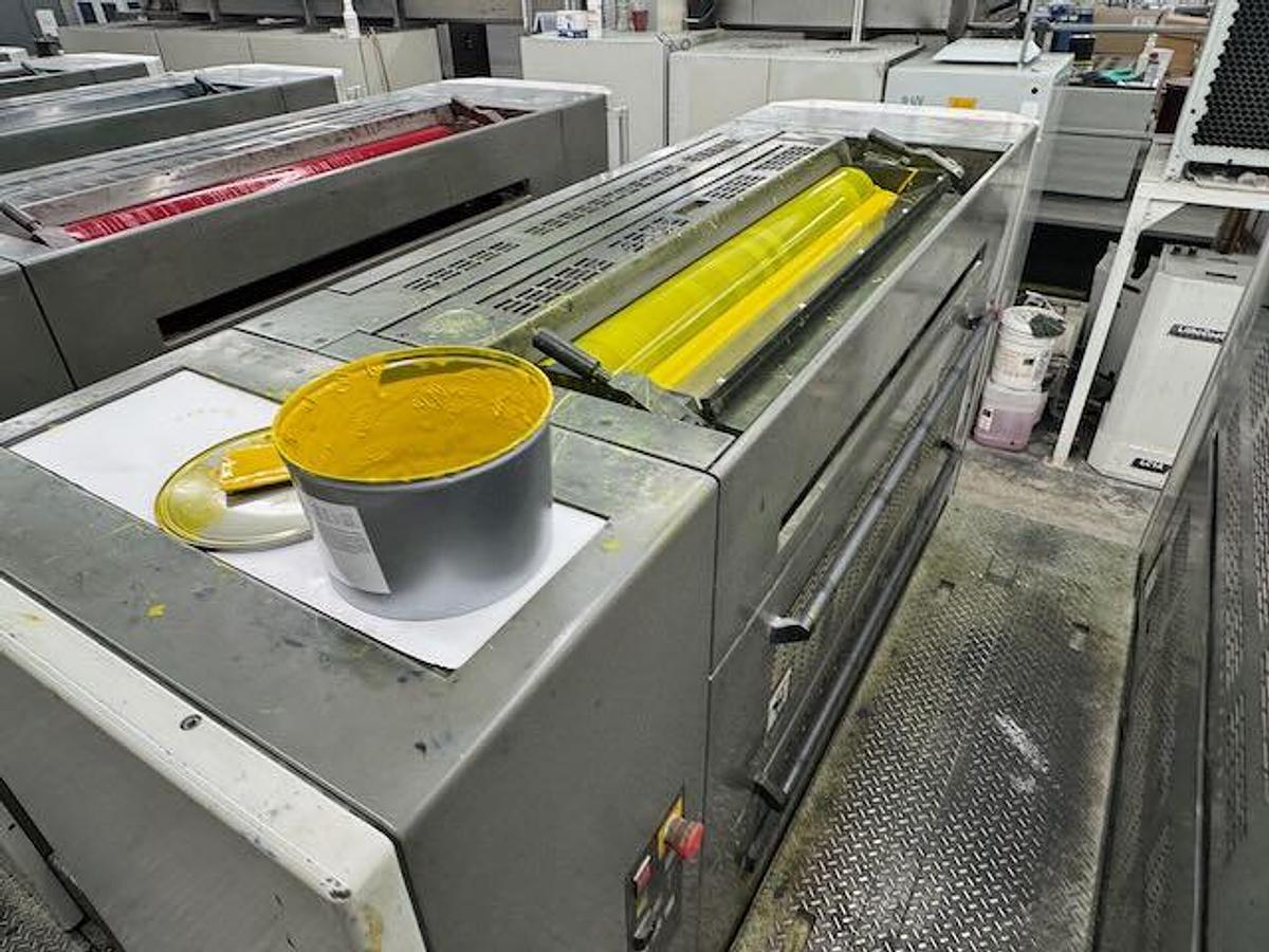 Used 2004 Komori LS40 (6/C with Aqueous Coater)