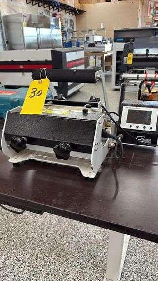 Used Thursday, February 12, 2026, 10:00 AM (CT) - Hersteller May Printing & Embroidery