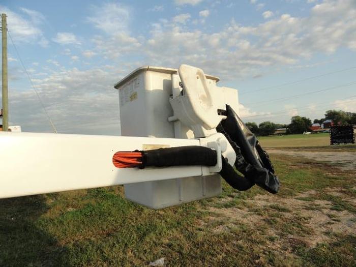 Used 2014 skylift/ versalift SUPER ARBORIST 53/VST521