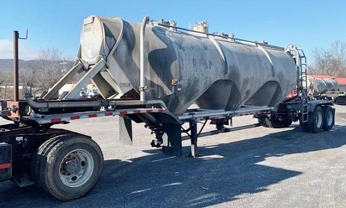 Used 1987 Heil Cement Tanker
