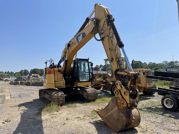 Used 2018 CATERPILLAR 325FL