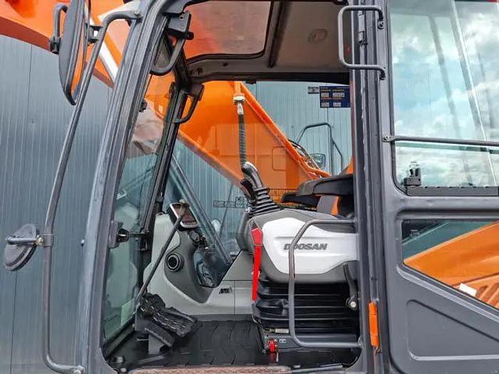 Gebraucht 2015 Doosan DX255LC-5