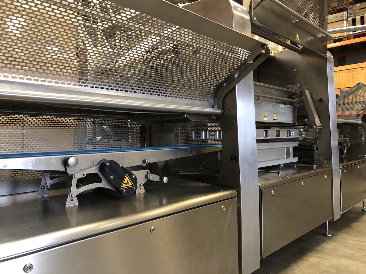 Used Multivac T800 high speed MAP traysealer