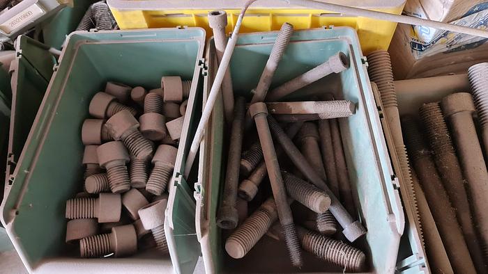 Usato Stock Bulloneria in acciaio