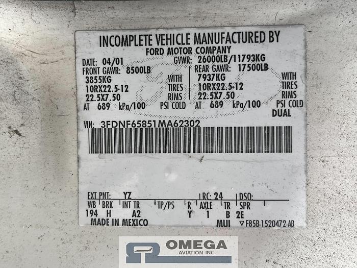 Used 2001 Hi-Way / Kidron S-70-14 / 4CB14AH. Narrow Body Catering Truck (With Title)