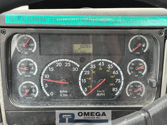 Used 2001 FMC LMD2000 Aircraft Deicer Truck