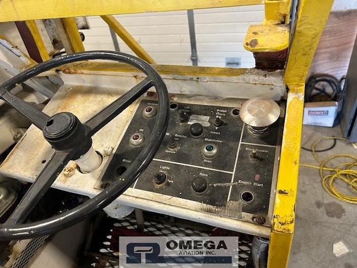 Used 1987 FMC MDL-40 Main Deck Cargo Loader