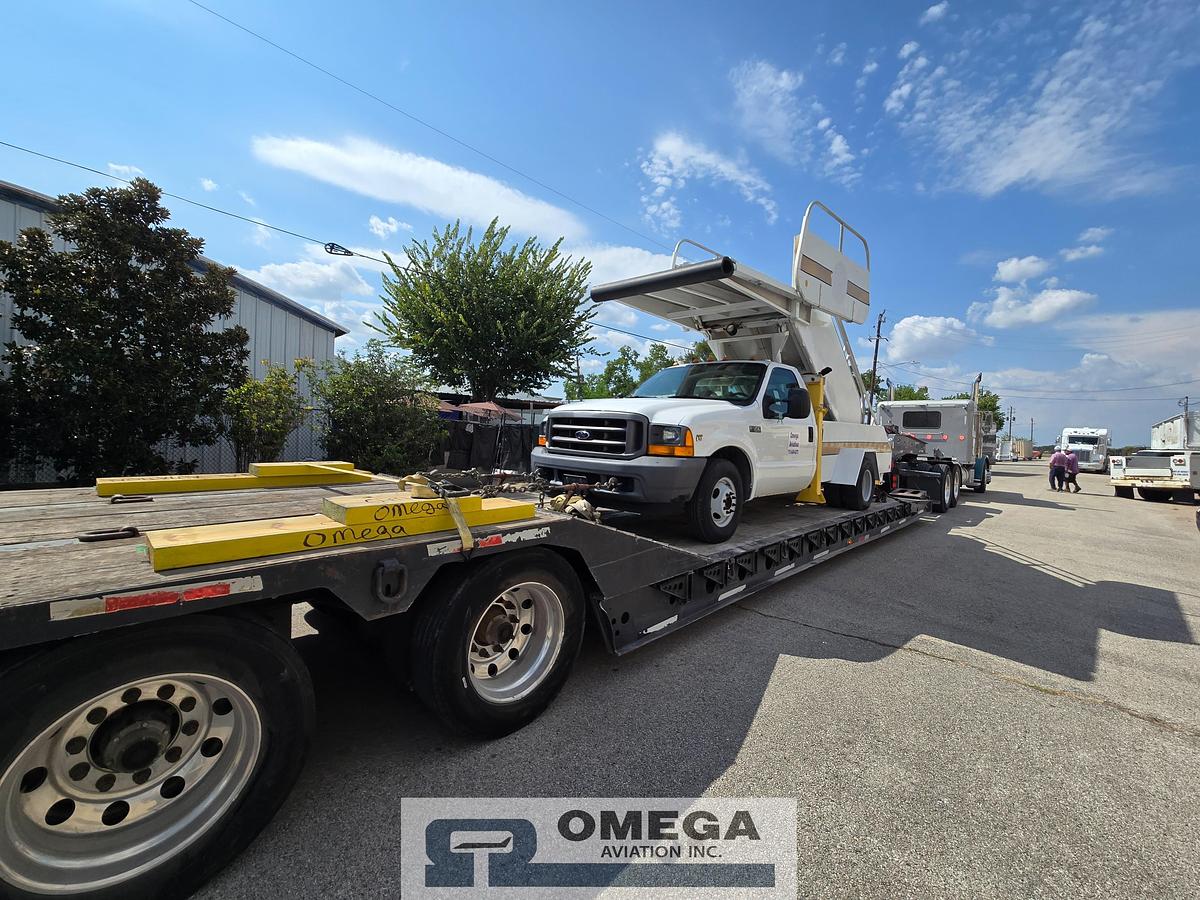 Refurbished 2002 Wollard TLPH-252 Passenger Stair Truck