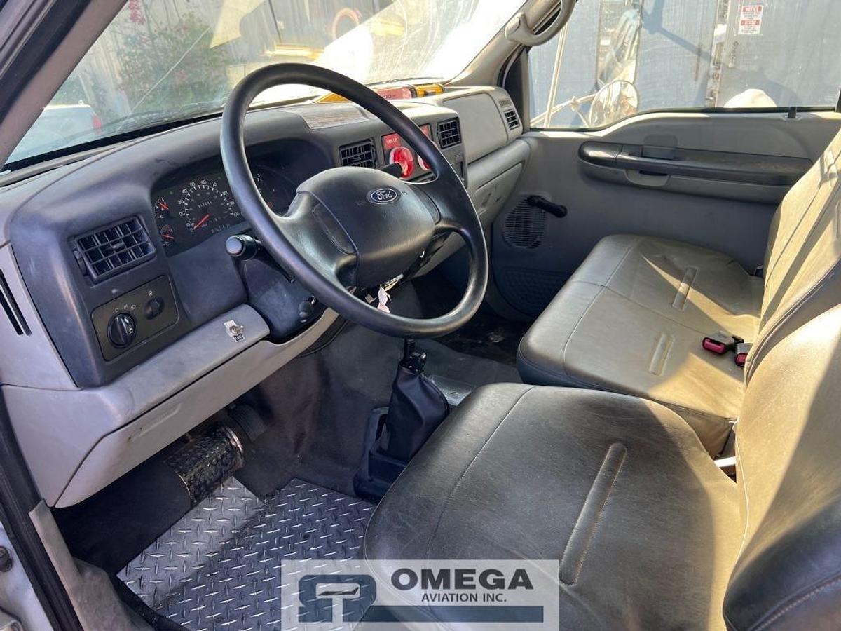 Used 2009 Ford F750 Wide Body Catering Truck with 220 Inch Lift Height