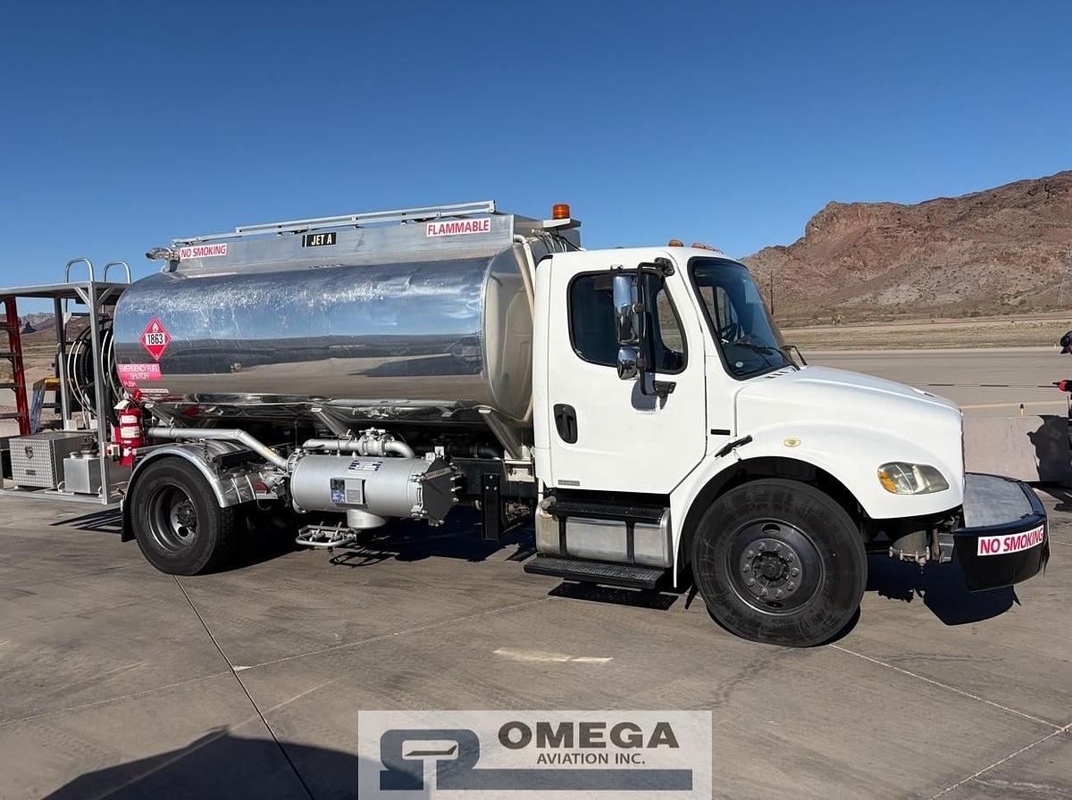 Used 2004 Freightliner 3,000 Gallon Jet Fuel Truck