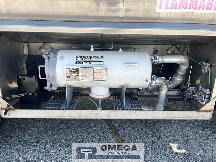 Used 1998 Freightliner 3,000 Gallon Jet Fuel Truck