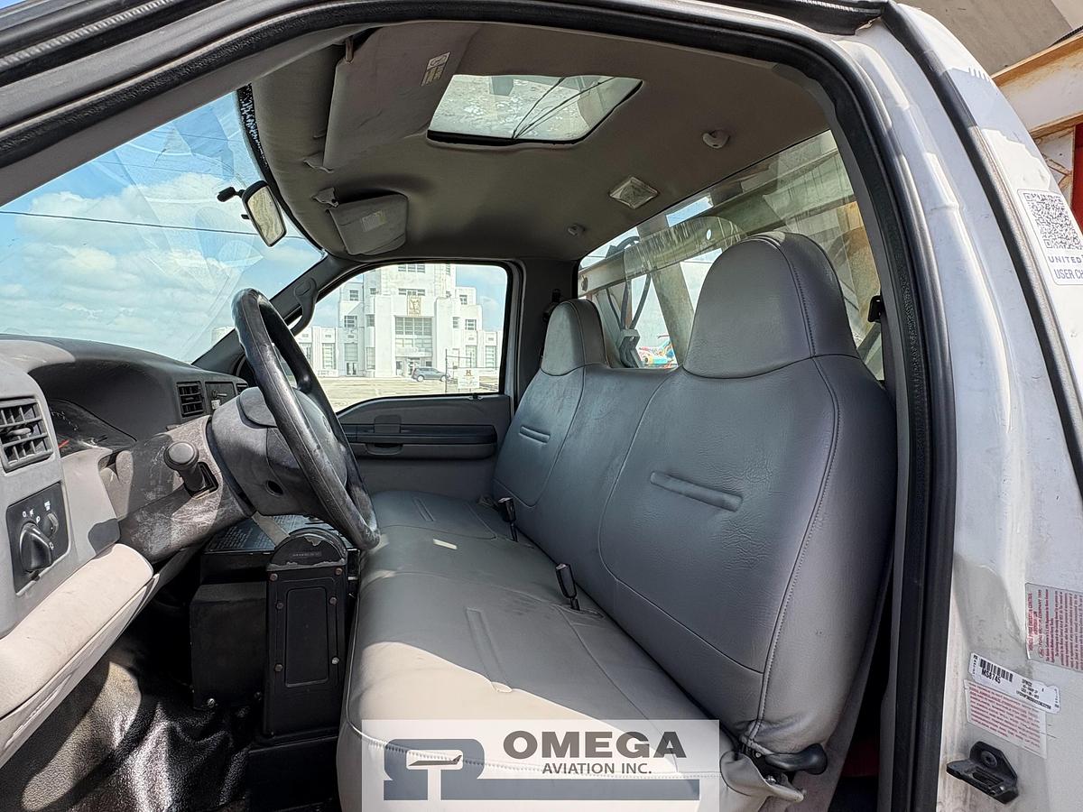 Refurbished 1999 Wollard TLPH-252 Passenger Stair Truck