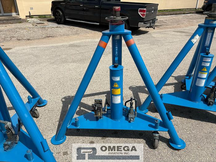 Used Tronair 02-1248-0112. 12 Ton Single Stage Jack