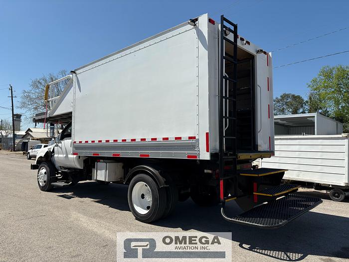 Refurbished 2001 Hi-Way / Kidron S-70-14/4CB14AH Narrow Body Catering Truck