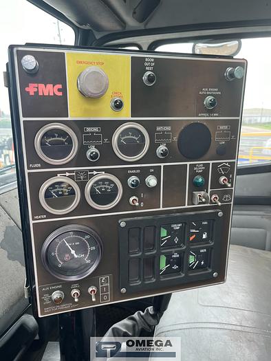 Used 2000 FMC LMD2000 Aircraft Deicer Truck