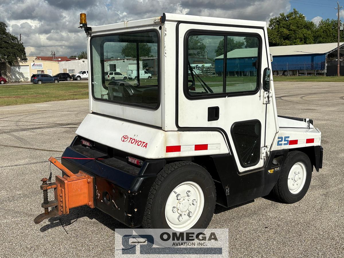 Used 2011 Toyota 02-2TDU25