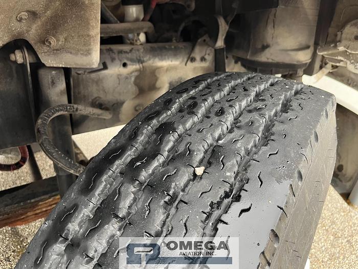 Used 2001 FMC LMD2000 Aircraft Deicer Truck