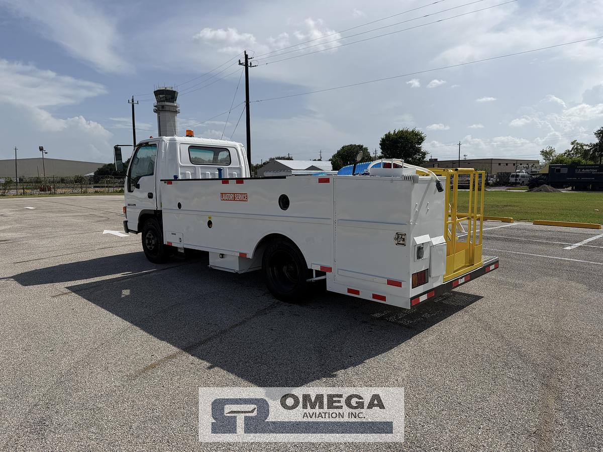 Refurbished 2005 Stinar SLS-500PL Lavatory Service Truck With Lift – Isuzu NPR Chassis