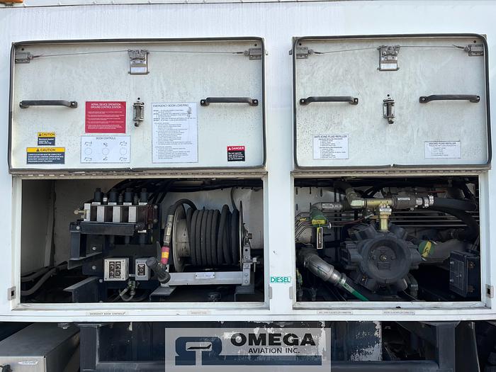 Used Unit 9481 - 1998 FMC LMD2000 Aircraft Deicer Truck