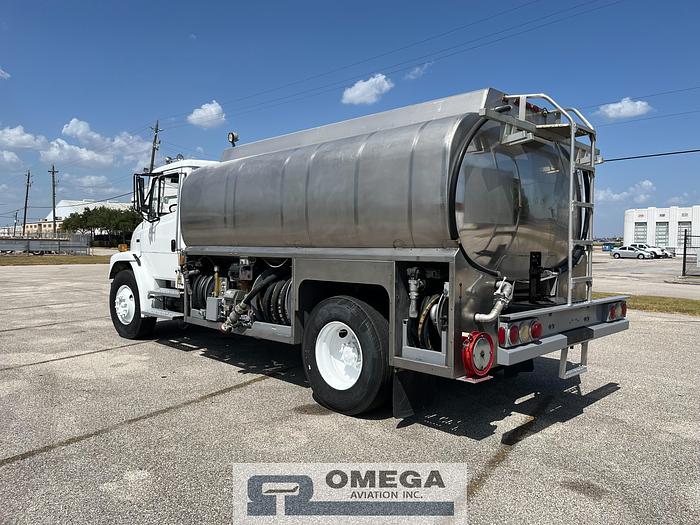Used 1998 Freightliner 3,000 Gallon Jet Fuel Truck