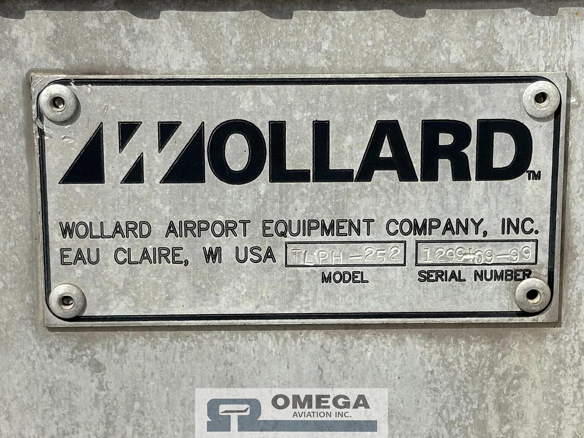 Refurbished 1999 Wollard TLPH-252 Passenger Stair Truck