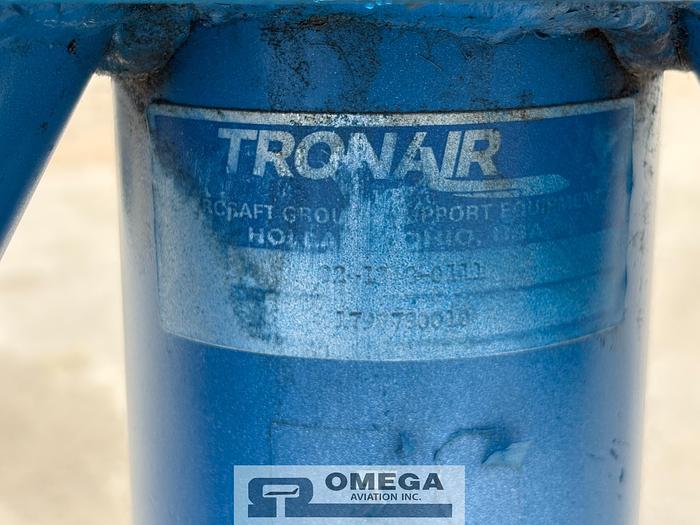 Used Tronair 02-1248-0112. 12 Ton Single Stage Jack