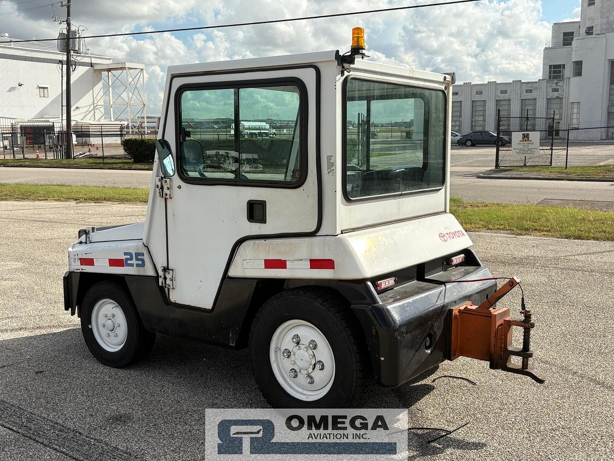 Used 2011 Toyota 02-2TDU25