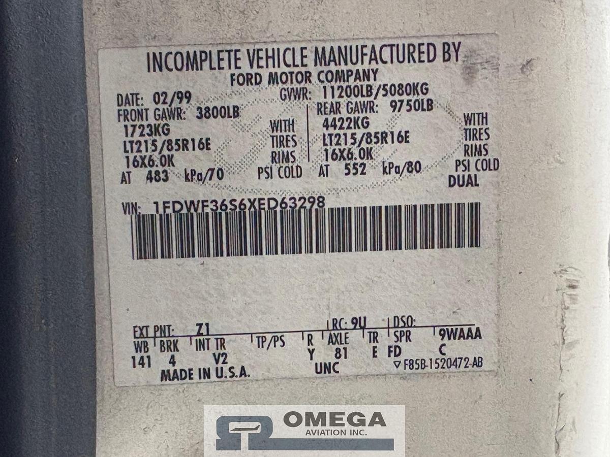 Refurbished 1999 Wollard TLPH-252 Passenger Stair Truck