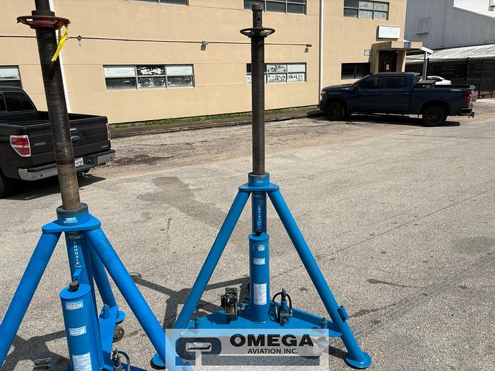 Used Tronair 02-1248-0112. 12 Ton Single Stage Jack