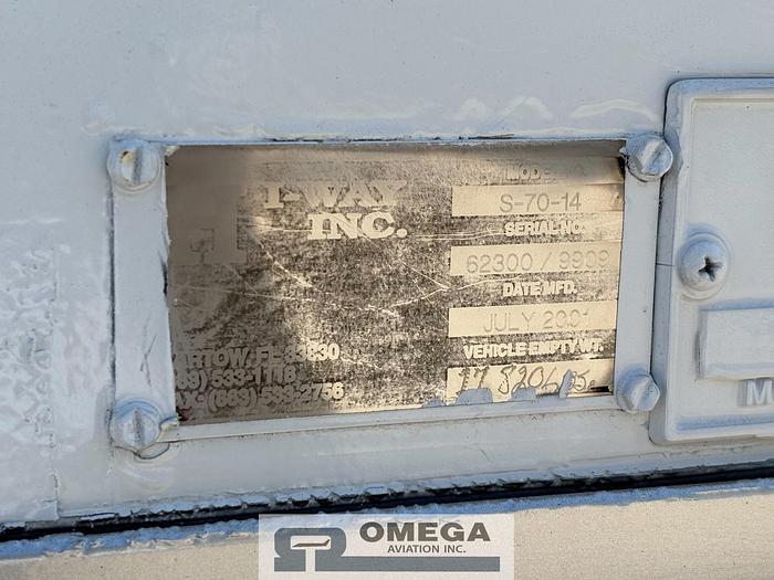 Refurbished 2001 Hi-Way / Kidron S-70-14/4CB14AH Narrow Body Catering Truck