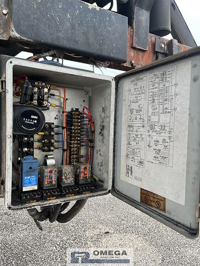 Used 2001 Hi-Way / Kidron S-70-14 / 4CB14AH. Narrow Body Catering Truck (With Title)