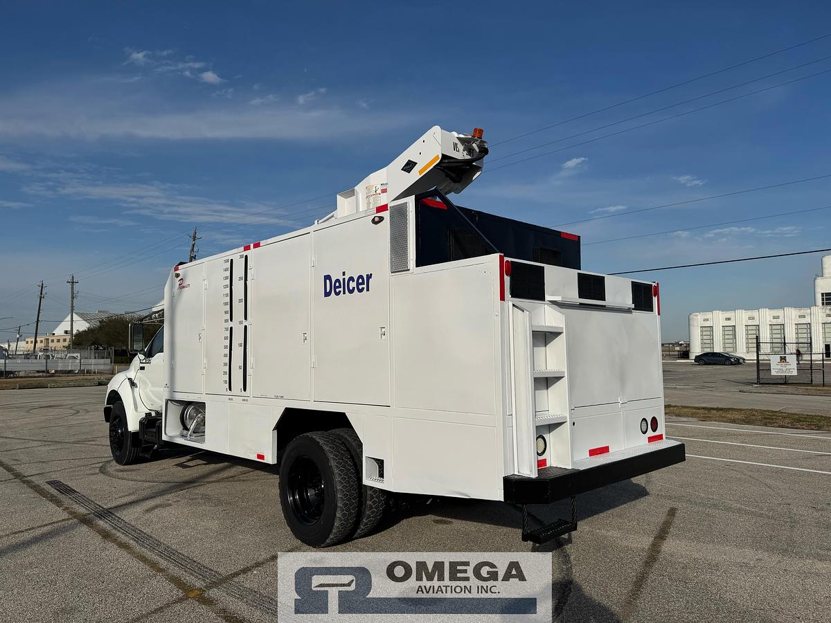 Refurbished 2001 Premier MT35P18 Aircraft Deicer Truck