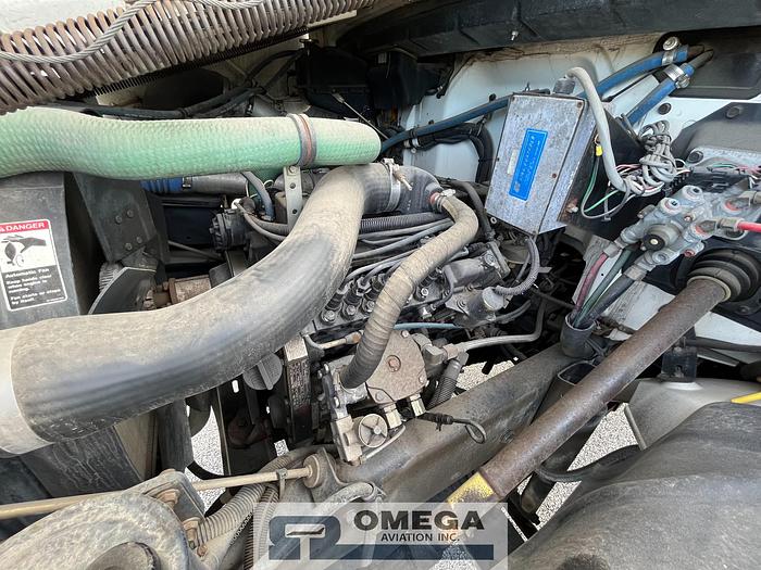 Used Unit 9481 - 1998 FMC LMD2000 Aircraft Deicer Truck