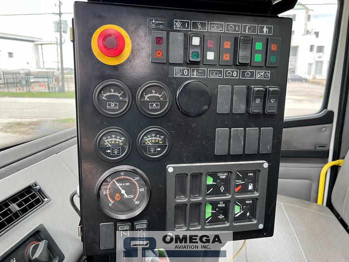 Used 2002 FMC LMD2000 Aircraft Deicer with AirFirst Blower