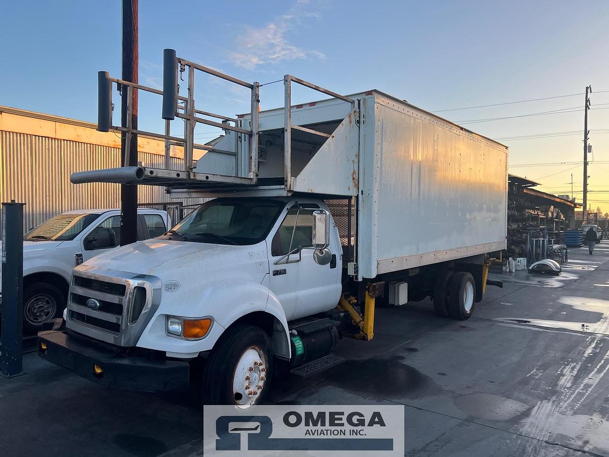 Used 2009 Ford F750 Wide Body Catering Truck with 220 Inch Lift Height