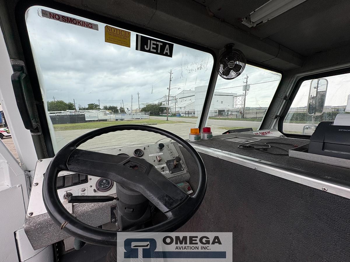Refurbished 2003 DTS 5,000 Gallon Jet Fuel Truck