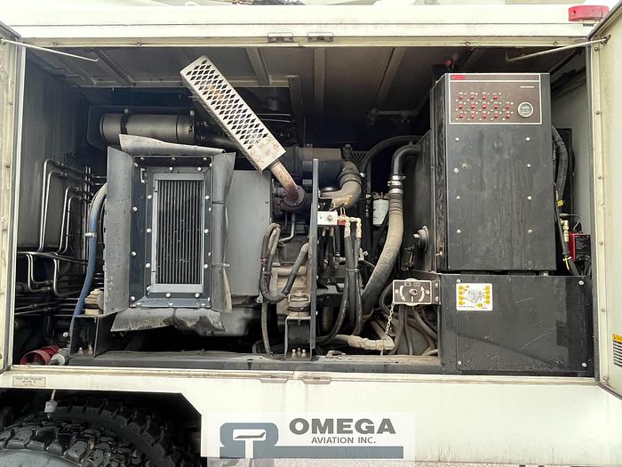 Used 2001 FMC LMD2000 Aircraft Deicer Truck