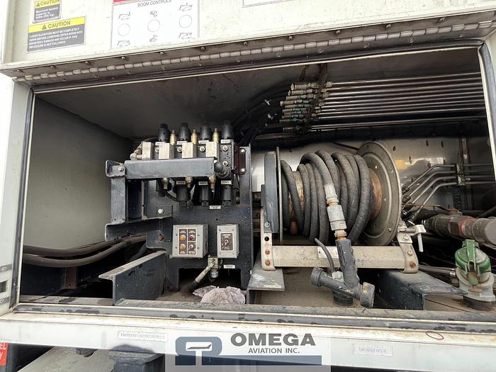 Used 2000 FMC LMD2000 Aircraft Deicer Truck