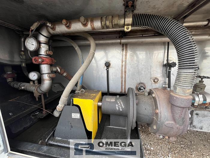 Used 2000 FMC LMD2000 Aircraft Deicer Truck