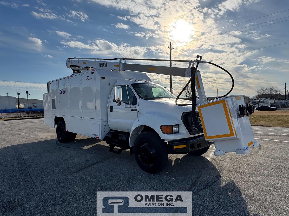 Refurbished 2001 Premier MT35P18 Aircraft Deicer Truck