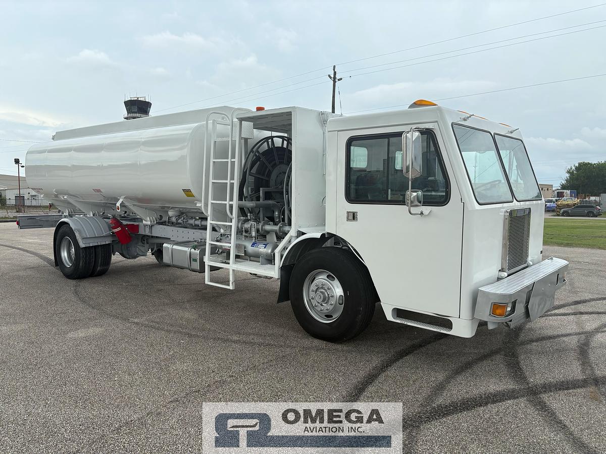 Refurbished 2003 DTS 5,000 Gallon Jet Fuel Truck