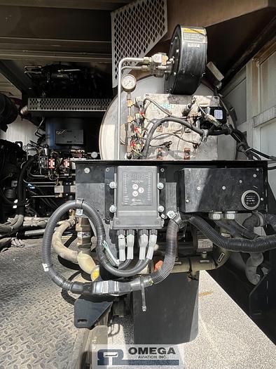 Used 2001 FMC LMD2000 Aircraft Deicer Truck