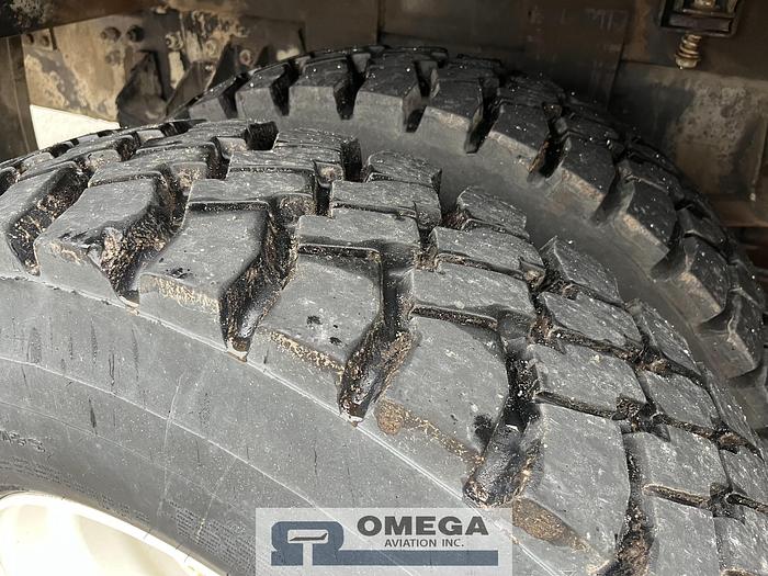 Used 2001 FMC LMD2000 Aircraft Deicer Truck