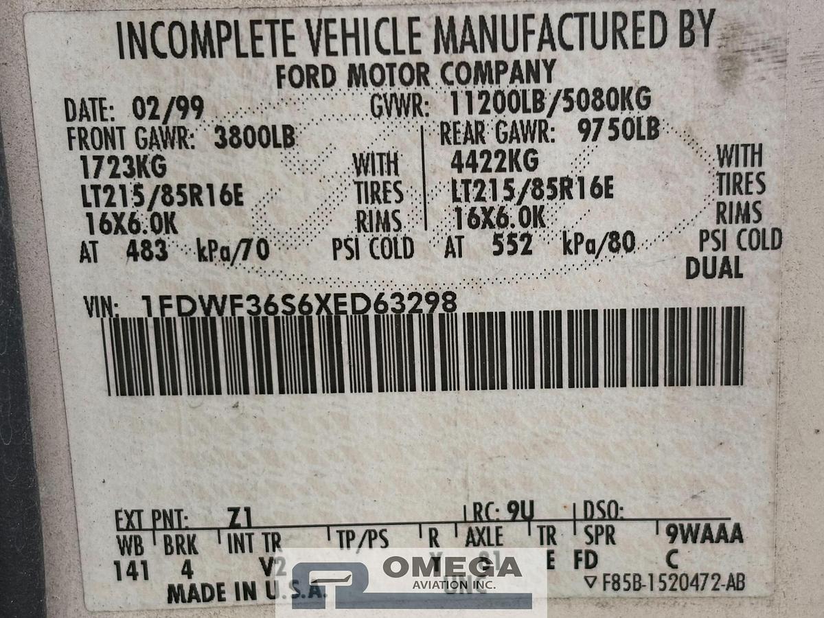 Refurbished 1999 Wollard TLPH-252 Passenger Stair Truck